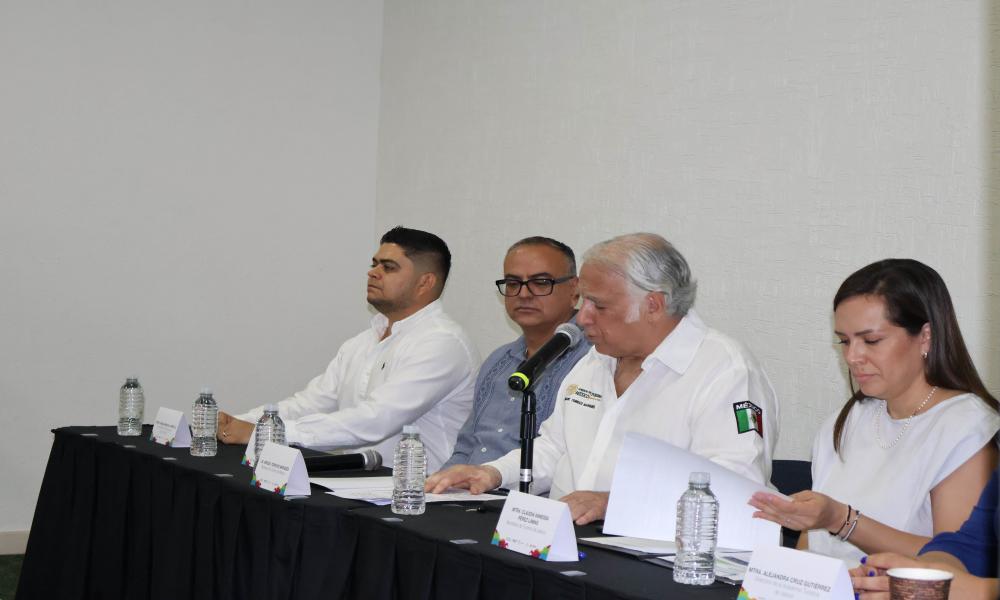 Entrega Secretario de Turismo diplomas a 24 guías de turistas que concluyeron diplomado en CUCosta