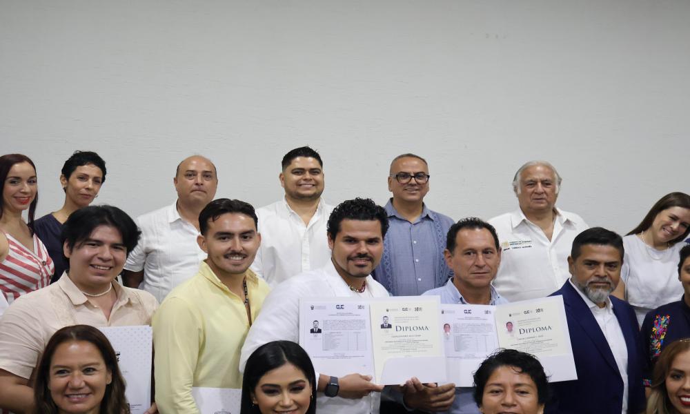 Entrega Secretario de Turismo diplomas a 24 guías de turistas que concluyeron diplomado en CUCosta