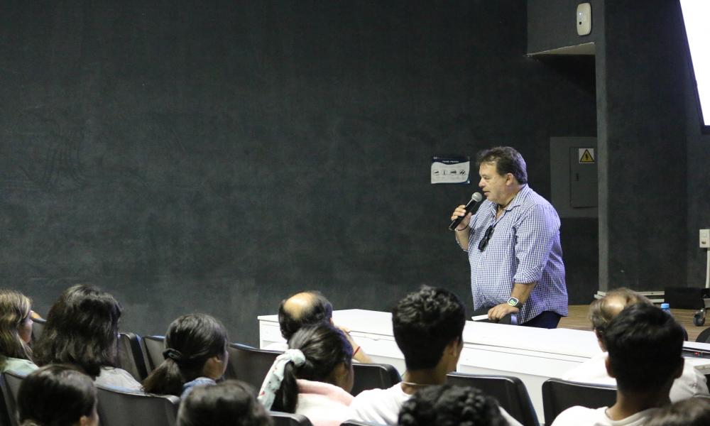 Estudiantes de áreas de la salud podrían irse a trabajar a Estados Unidos