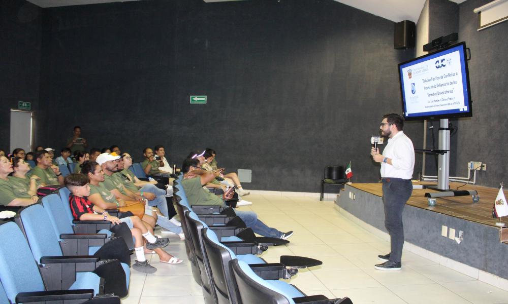 Conocen profesores y profesoras de la Prepa de Tlajomulco filosofía de Cultura de Paz en CUCosta