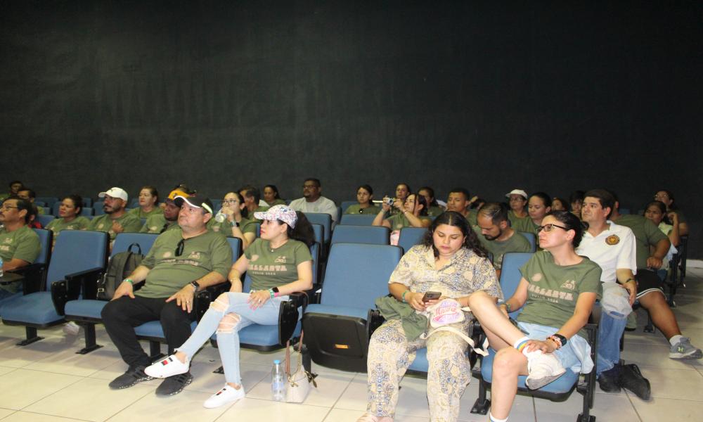 Conocen profesores y profesoras de la Prepa de Tlajomulco filosofía de Cultura de Paz en CUCosta