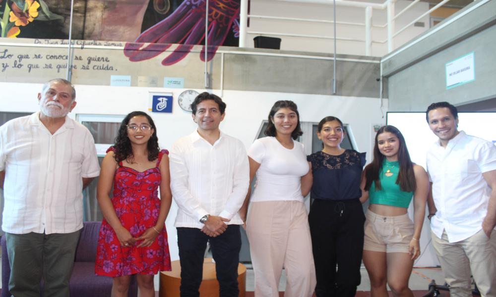 Entrega Dr. Jorge Téllez López reconocimiento al Dr. Simón Barquera por su participación en la Cátedra del Futuro