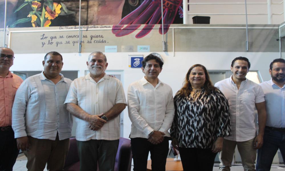 Entrega Dr. Jorge Téllez López reconocimiento al Dr. Simón Barquera por su participación en la Cátedra del Futuro