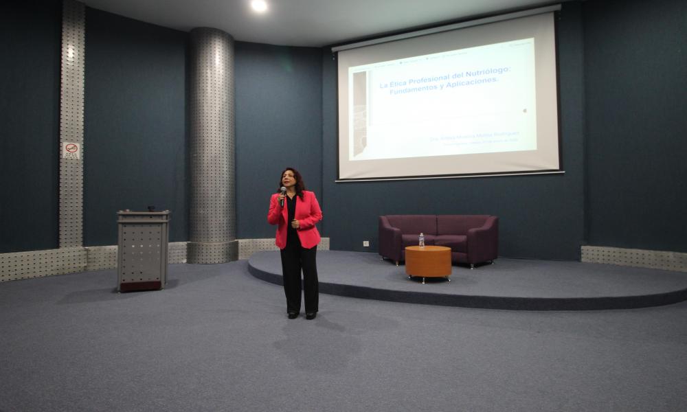 Celebran el “Día del Nutriólogo y la Nutrióloga” con conferencias en CUCosta