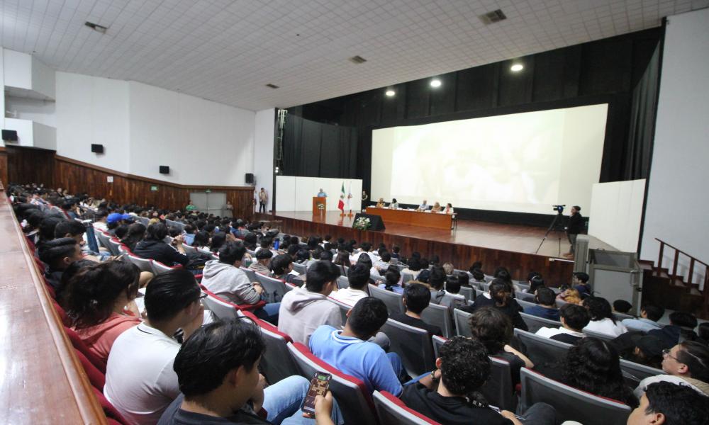 Dan la bienvenida a nuevas y nuevos Leones Negros de la UdeG en CUcosta