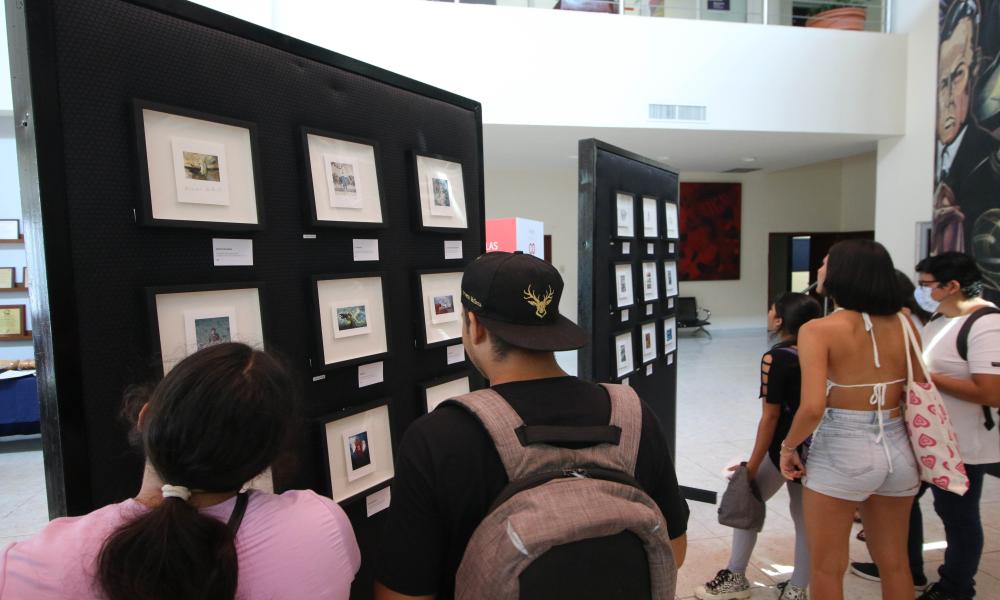Se presenta en CUCosta la exposición “Perlas de la Corona”