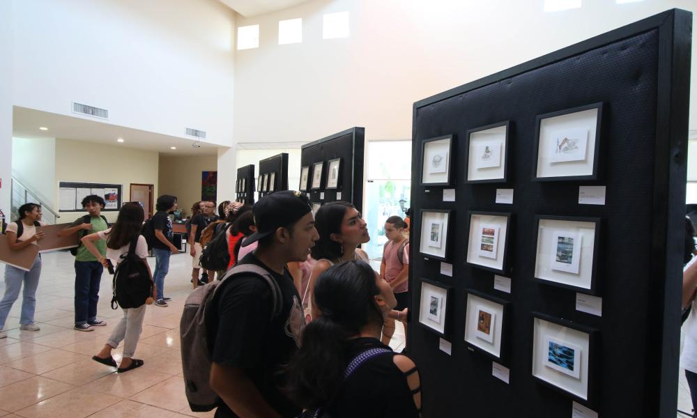 Se presenta en CUCosta la exposición “Perlas de la Corona”