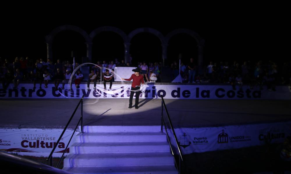 Espectacular cierre del 12° Festival de Danza CUCosta