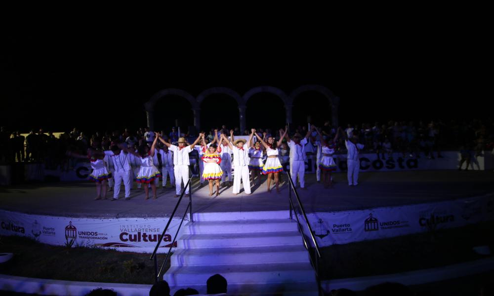 Espectacular cierre del 12° Festival de Danza CUCosta