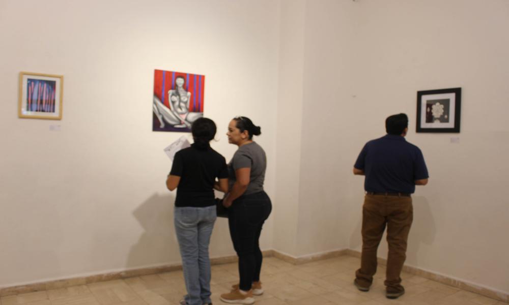 Muestran estudiantes sus obras de arte en “Sinergía”
