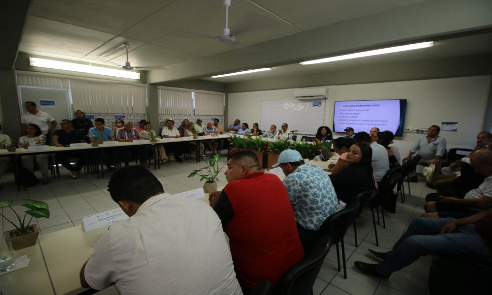 Realizan en CUCosta reunión de la mesa ambiental de Semarnat