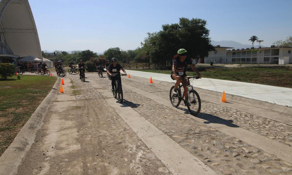 Rugen 130 universitarios en el Primer Duatlón realizado en CUCosta