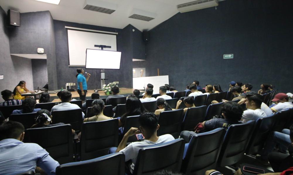 Estudiantes presentan 15 productos académicos y proyectos de investigación