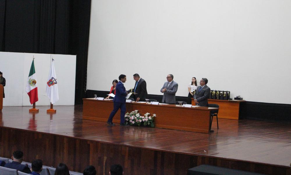 Egresa la XXXVIII Generación de la Licenciatura en Ingeniería Civil “Dr. Mario Alberto Fuentes Arreazola”