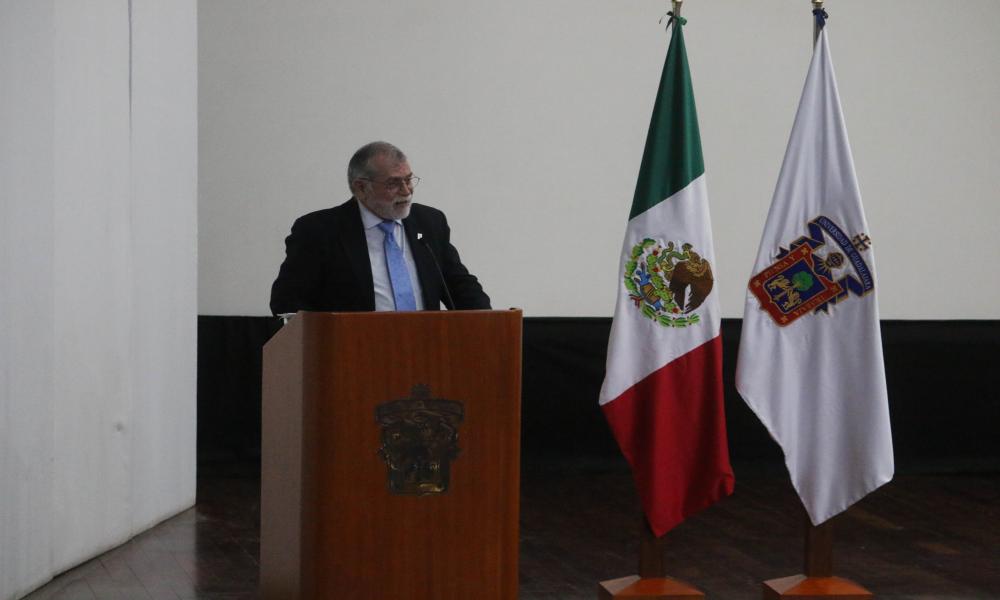 Egresan 29 psicólogos y 21 biólogos más del CUCosta en un acto académico conjunto