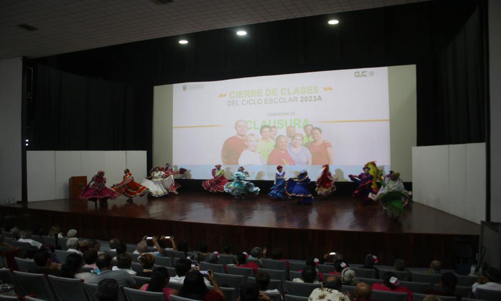 Con eventos artísticos y culturales clausuraron cursos del SUAM
