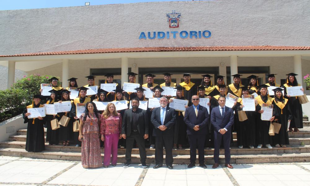 Concluye sus estudios 29 egresados de XIV Generación de la Lic. Cultura Física y Deportes