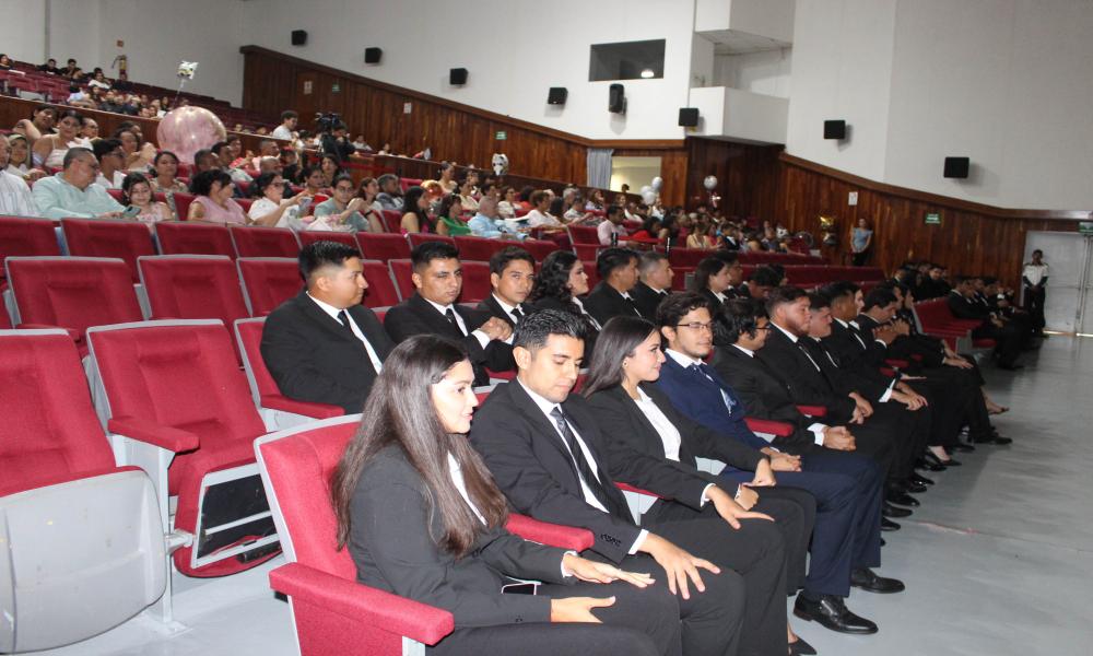 Se van satisfechos los egresados de la XXXVII Generación de la Lic. en Ingeniería Civil “Dra. Ma. Teresa Núñez Gutiérrez”