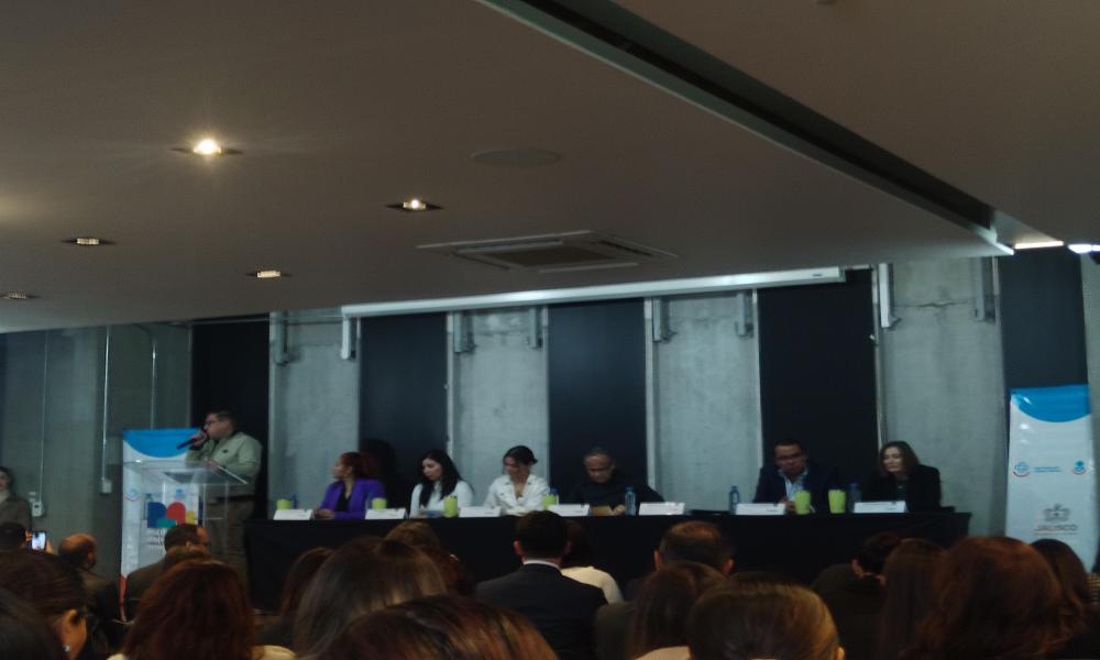 Presente CUCosta en la ceremonia de reconocimiento a los profesionista de la Nutrición en su día