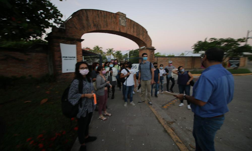 Acuden 42 alumnos del CUCosta a completar su esquema de vacunación