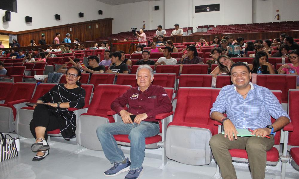 Celebran en CUCosta 15 años de mostrar la Colección Biológica Itinerante