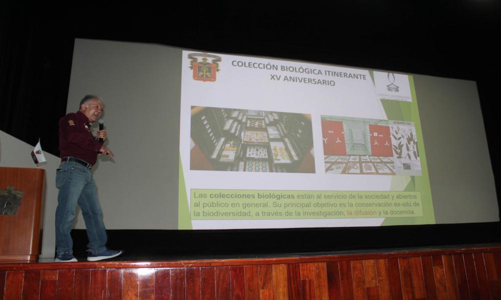 Celebran en CUCosta 15 años de mostrar la Colección Biológica Itinerante