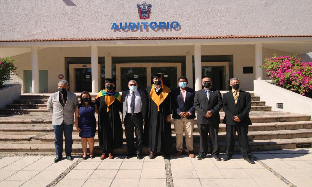 Se gradúan 1,111 estudiantes de tres calendarios escolares en CUCosta