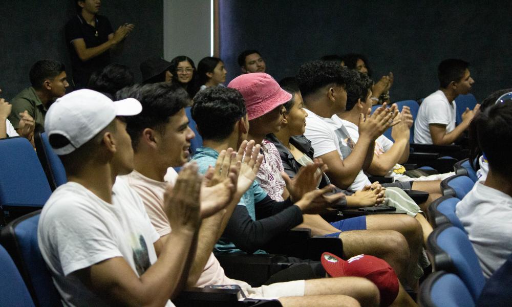 Reciben reconocimientos deportistas universitarios que participaron en el Campeonato Intercentros 2022