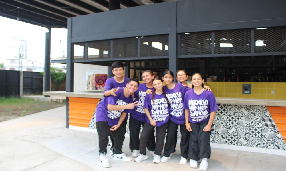 Exitosa jornada en “Sinergia” con obras artísticas del talento universitario y artistas invitados