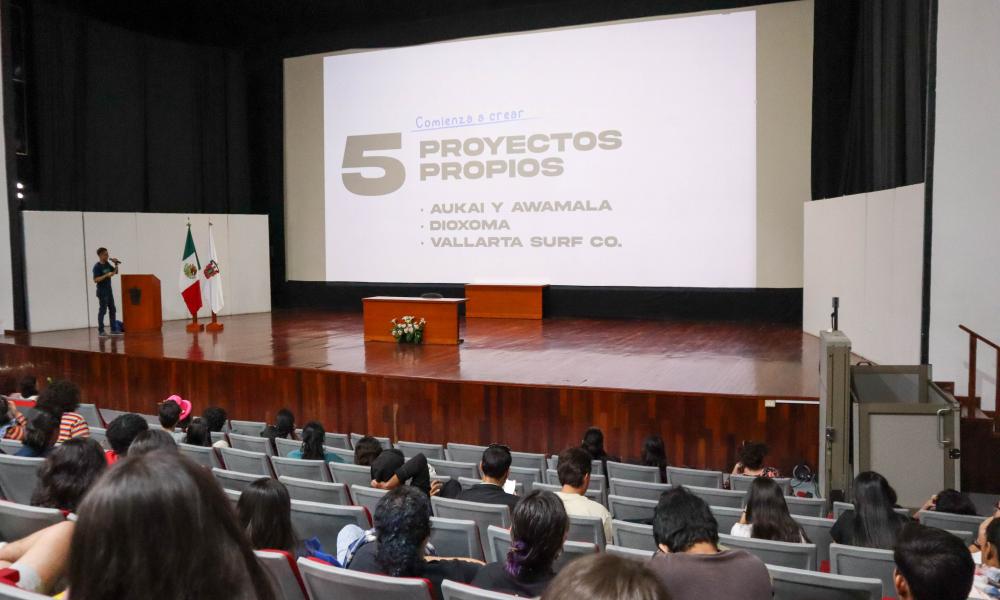 Todo un éxito la Feria de Diseño 2024 con las conferencias ofrecidas por egresados y egresadas