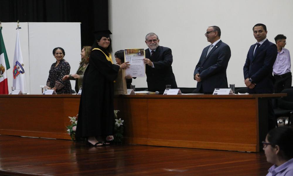 Emotivo acto académico de la XIII Generación de Licenciados en Cultura Física y Deportes