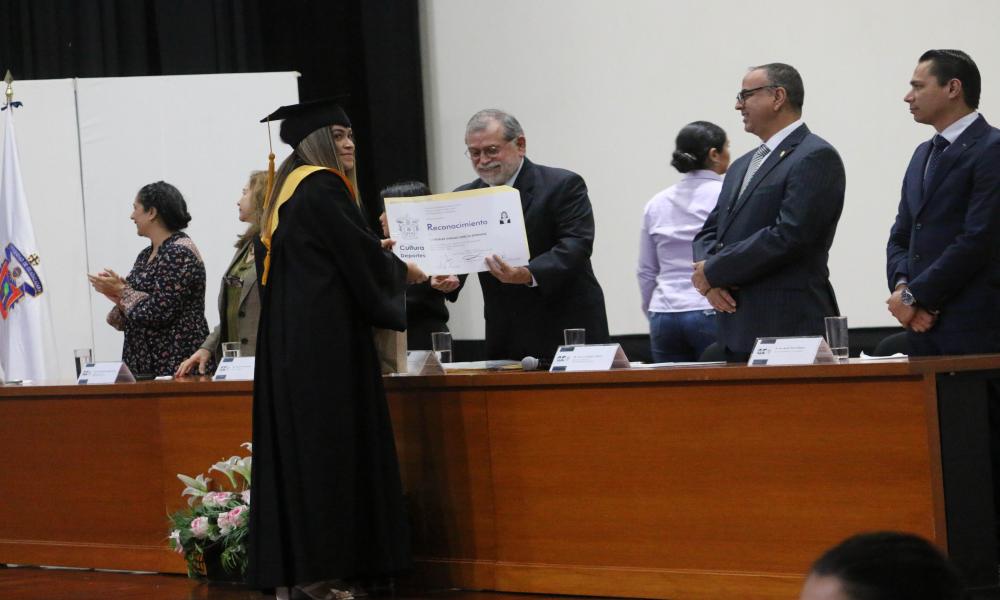 Emotivo acto académico de la XIII Generación de Licenciados en Cultura Física y Deportes