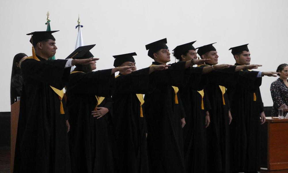 Emotivo acto académico de la XIII Generación de Licenciados en Cultura Física y Deportes