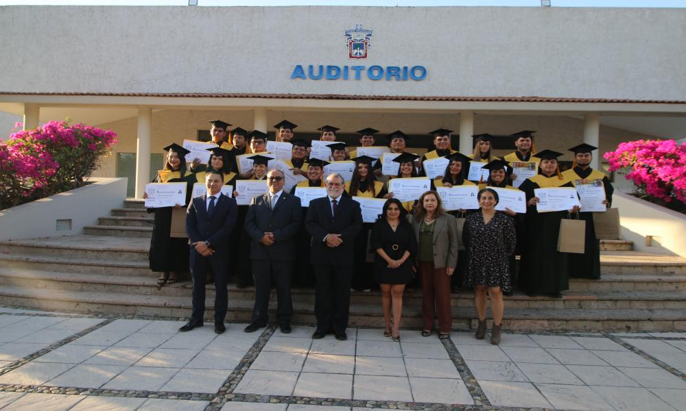 Emotivo acto académico de la XIII Generación de Licenciados en Cultura Física y Deportes