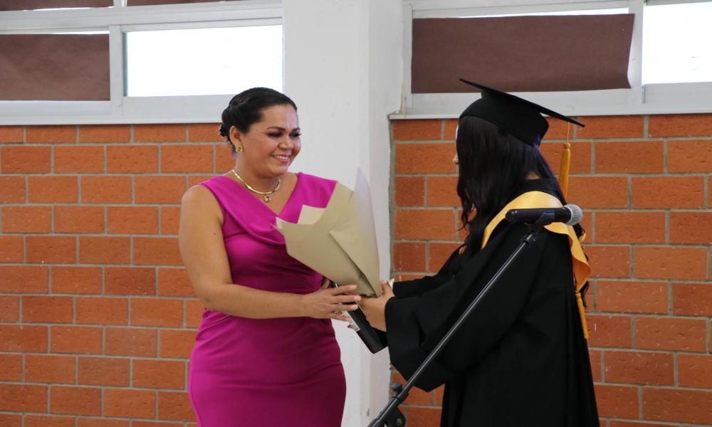 Egresa la VIII Generación de la Lic. en Administración y III Generación de Abogado en el Módulo de Tomatlán