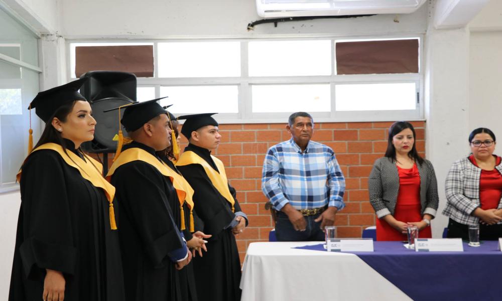 Egresa la VIII Generación de la Lic. en Administración y III Generación de Abogado en el Módulo de Tomatlán