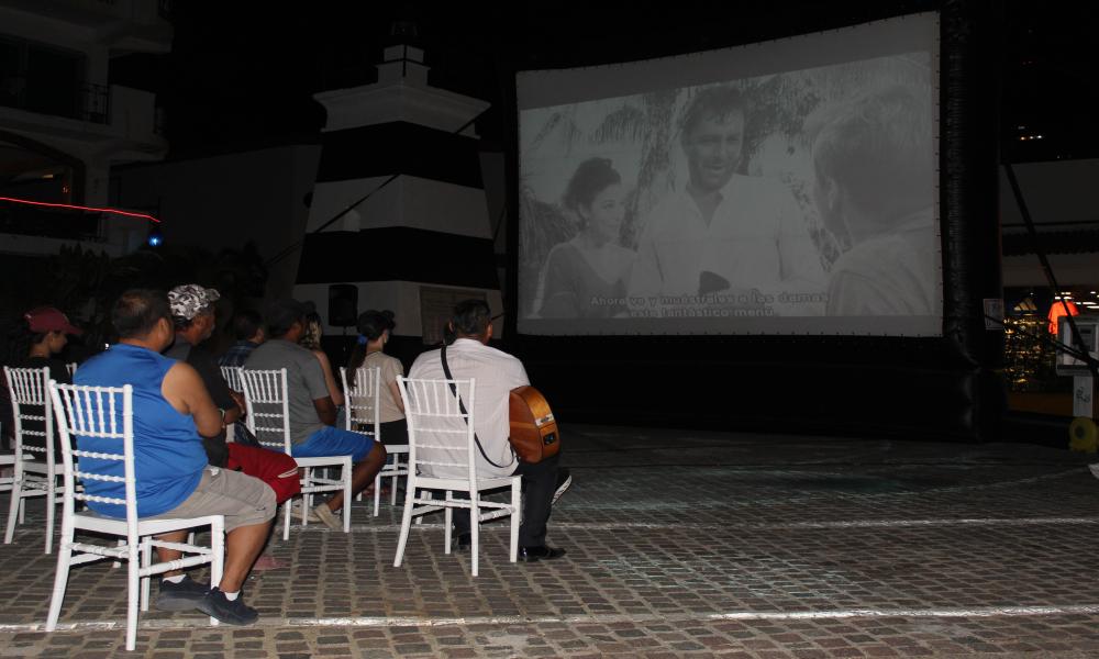 Conmemora CUCosta 60 años de filmación “La Noche de la Iguana”
