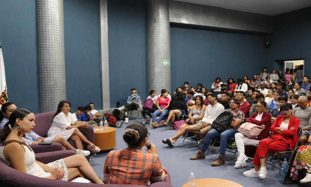 Dialogan sobre “Retos, Desafíos y Oportunidades de las Mujeres”