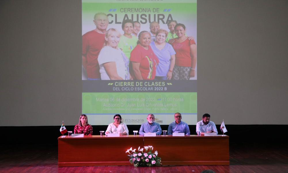 Emotiva clausura del programa del Sistema Universitario del Adulto Mayor en CUCosta