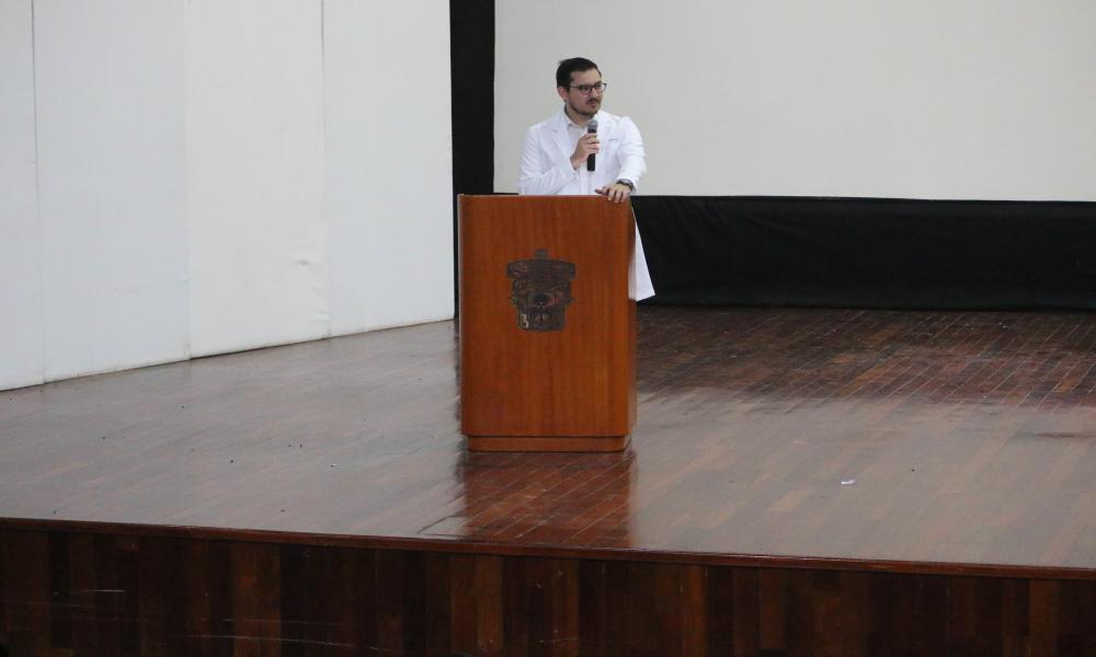 Emotiva ceremonia de “Imposición de Batas” a estudiantes de Medicina