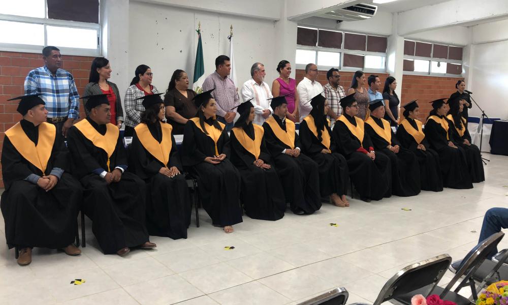 Egresa la VIII Generación de la Lic. en Administración y III Generación de Abogado en el Módulo de Tomatlán