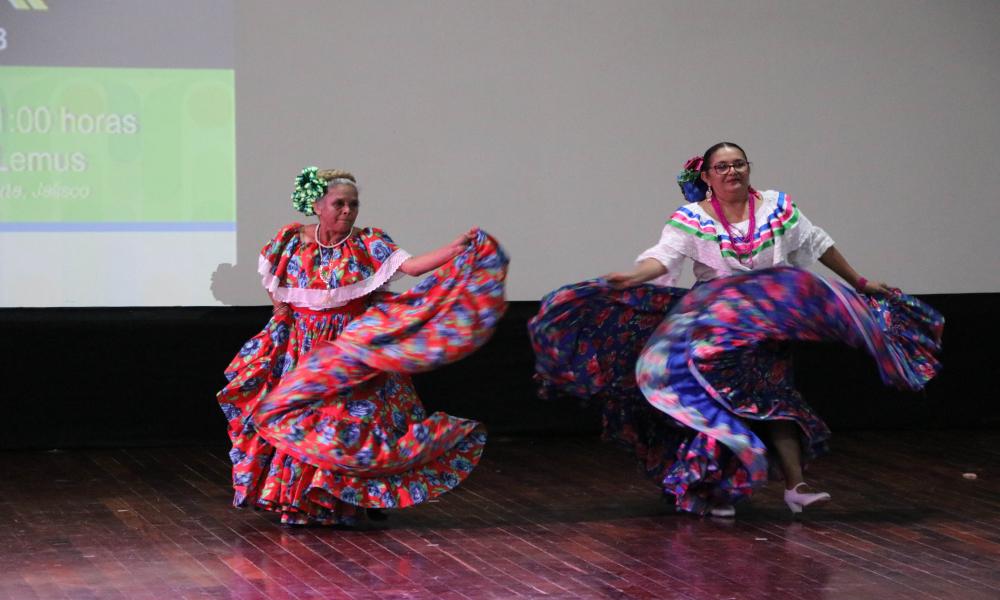 Emotiva clausura del programa del Sistema Universitario del Adulto Mayor en CUCosta