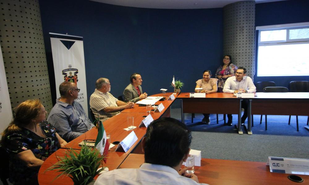 Firma CUCosta convenio de colaboración con el ISSSTE a favor de estudiantes del área de Salud