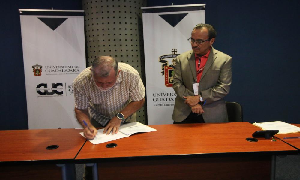 Firma CUCosta convenio de colaboración con el ISSSTE a favor de estudiantes del área de Salud