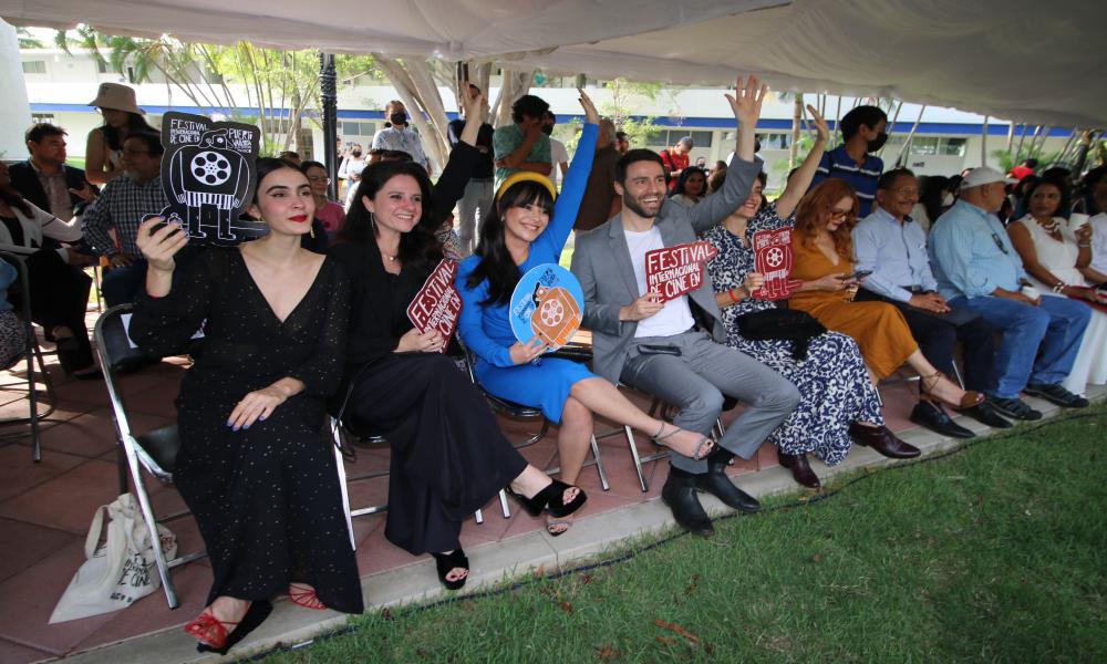 Entregan “La Iguana de Oro” a Mariana Bastos, directora de “Raquel 11”