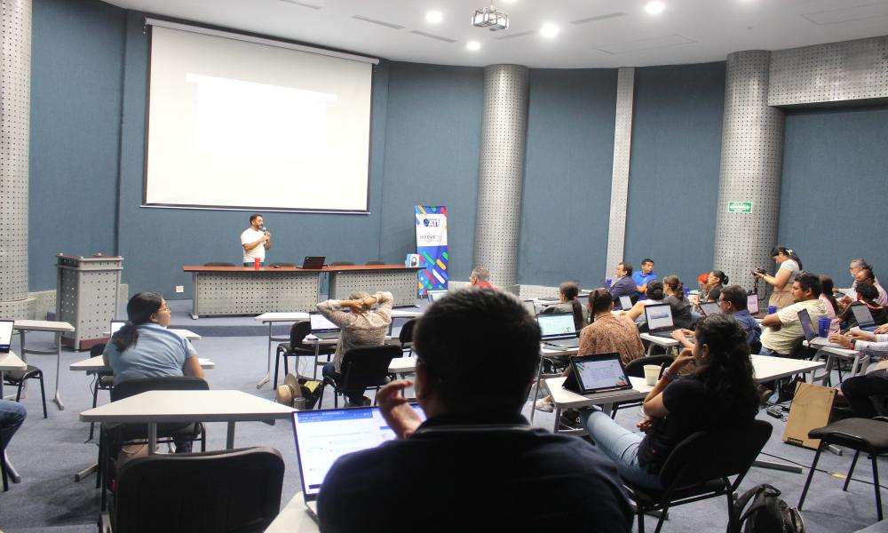 Capacitan a docentes para transformar modelo pedagógico con herramientas de Google