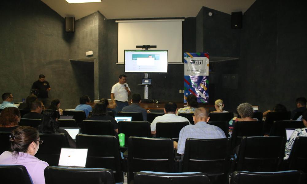 Capacitan a docentes para transformar modelo pedagógico con herramientas de Google