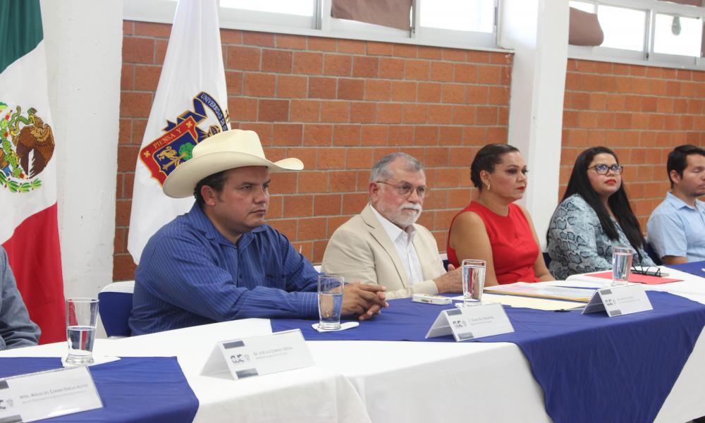 Celebran la conclusión de sus estudios como Lic. en Turismo del CUCosta sede Tomatlán
