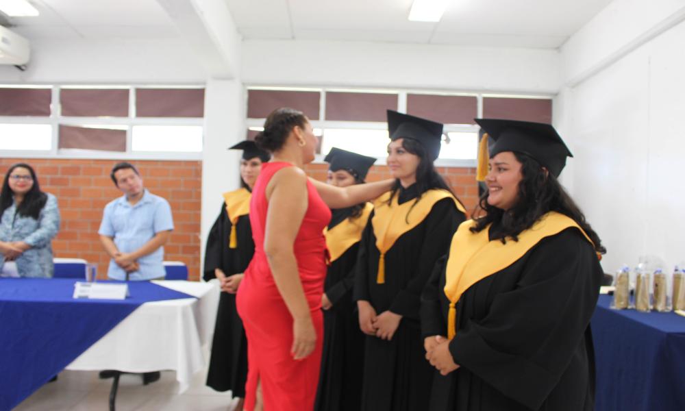 Celebran la conclusión de sus estudios como Lic. en Turismo del CUCosta sede Tomatlán
