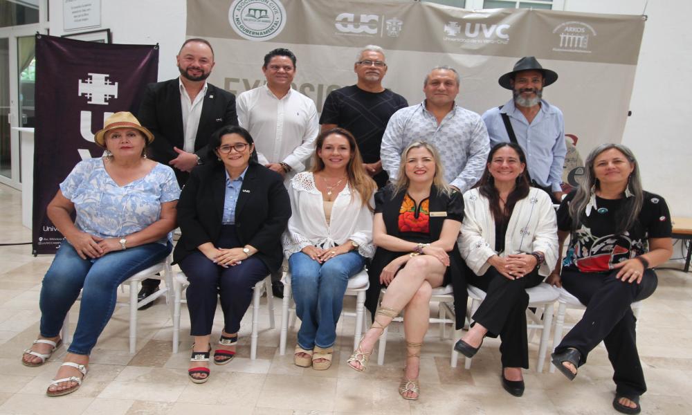 Muestran el talento artístico de estudiantes universitarios en la Biblioteca Los Mangos